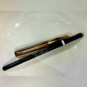 Kristopher Buckle mascara/eye liner duo
